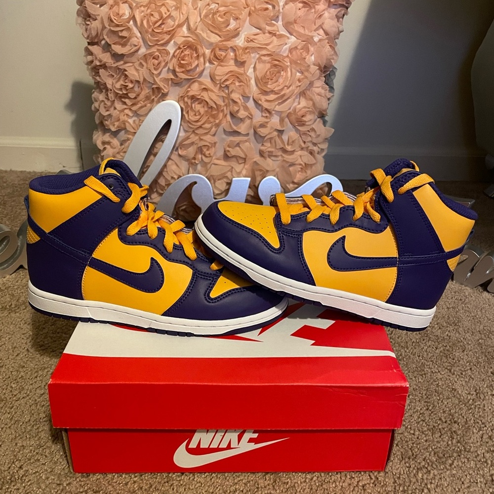 🆕 Kids Nike Dunks…size 2y